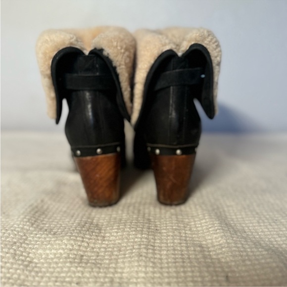 UGG Black Leather bootie, Layne, women's 8. Like new condition. - Picture 11 of 15